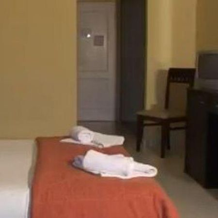 Hotel Denny'S Inn Alimos Екстер'єр фото